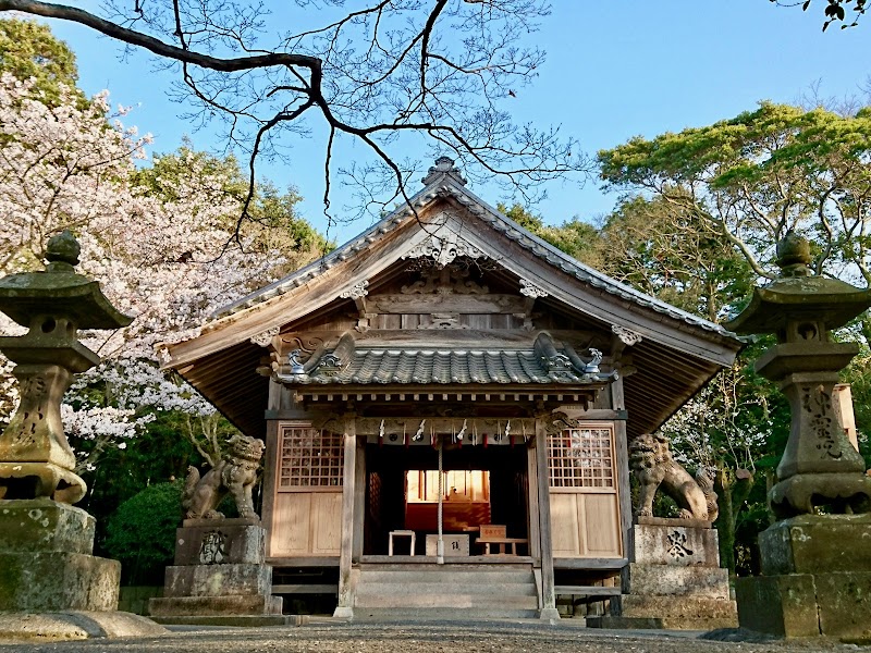 鎮懐石八幡宮 本殿