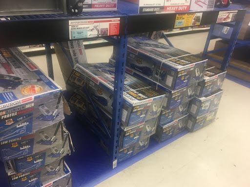 Hardware Store «Harbor Freight Tools», reviews and photos, 7523 Boulevard 26, North Richland Hills, TX 76180, USA