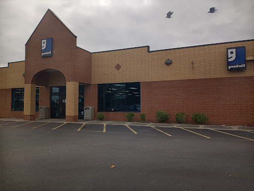 Thrift Store «Goodwill», reviews and photos