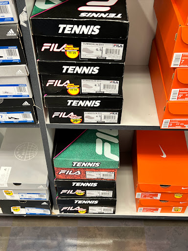 Sporting Goods Store «Big 5 Sporting Goods - Bakersfield», reviews and photos, 3203 Mall View Rd, Bakersfield, CA 93306, USA