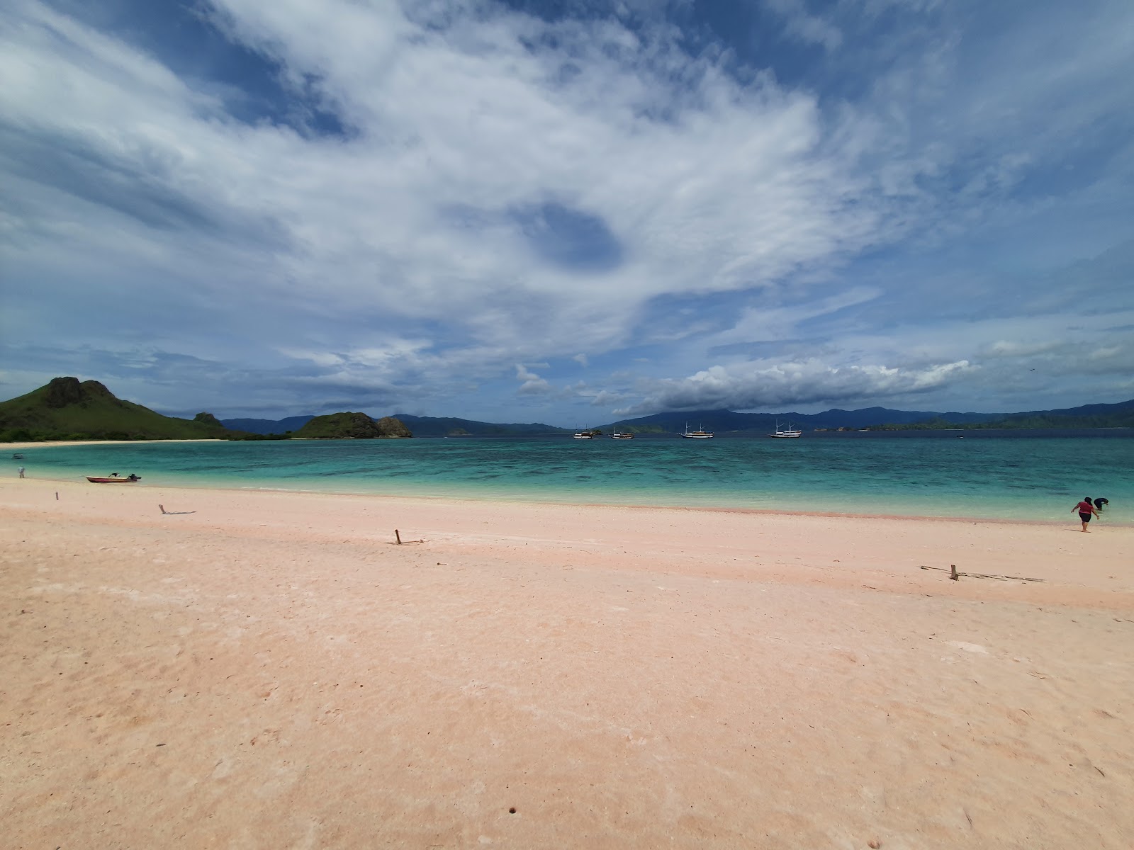 Zdjęcie Pink Beach II Padar - popularne miejsce wśród znawców relaksu