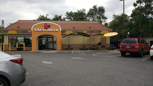 Shopping Mall «Riverpoint Center», reviews and photos, 1730 W Fullerton Ave, Chicago, IL 60614, USA