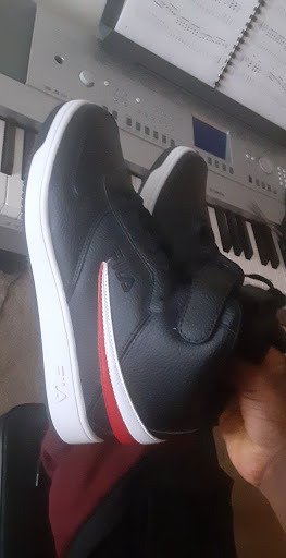 Clothing Store «Champs», reviews and photos, 205 E Broadway, Bloomington, MN 55425, USA