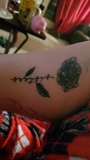 Tattoo Shop «Hot Rod Betties Tattoo», reviews and photos, 940 Edgewater St NW, Salem, OR 97304, USA