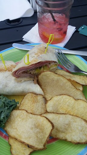 Bar & Grill «The Island Bar and Grill», reviews and photos, 43711 Van Dyke, Sterling Heights, MI 48314, USA