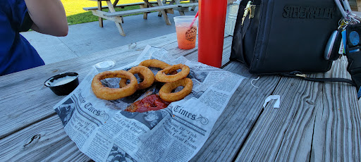 Restaurant «Beach Bums Bar & Eatery», reviews and photos, 35776 Co Hwy 72, Battle Lake, MN 56515, USA