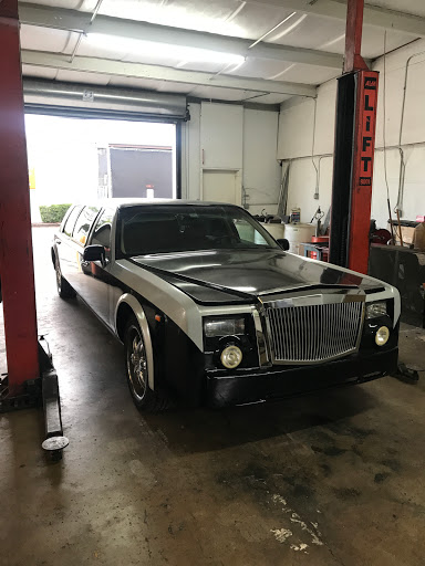 Auto Repair Shop «New Hope Auto & Truck Services», reviews and photos, 10801 49th St N, Clearwater, FL 33762, USA