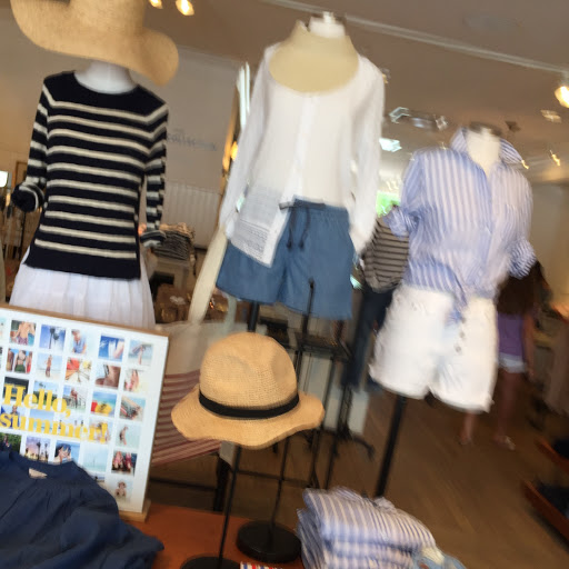 Clothing Store «J.Crew», reviews and photos, 24 Elm St, New Canaan, CT 06840, USA