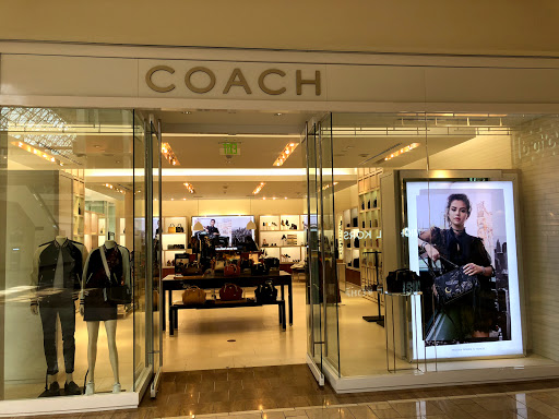 Shopping Mall «The Shops at Chestnut Hill», reviews and photos, 199 Boylston St, Chestnut Hill, MA 02467, USA