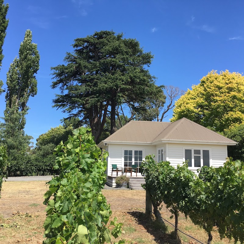 Tuki Vineyard Cottage Accommodation