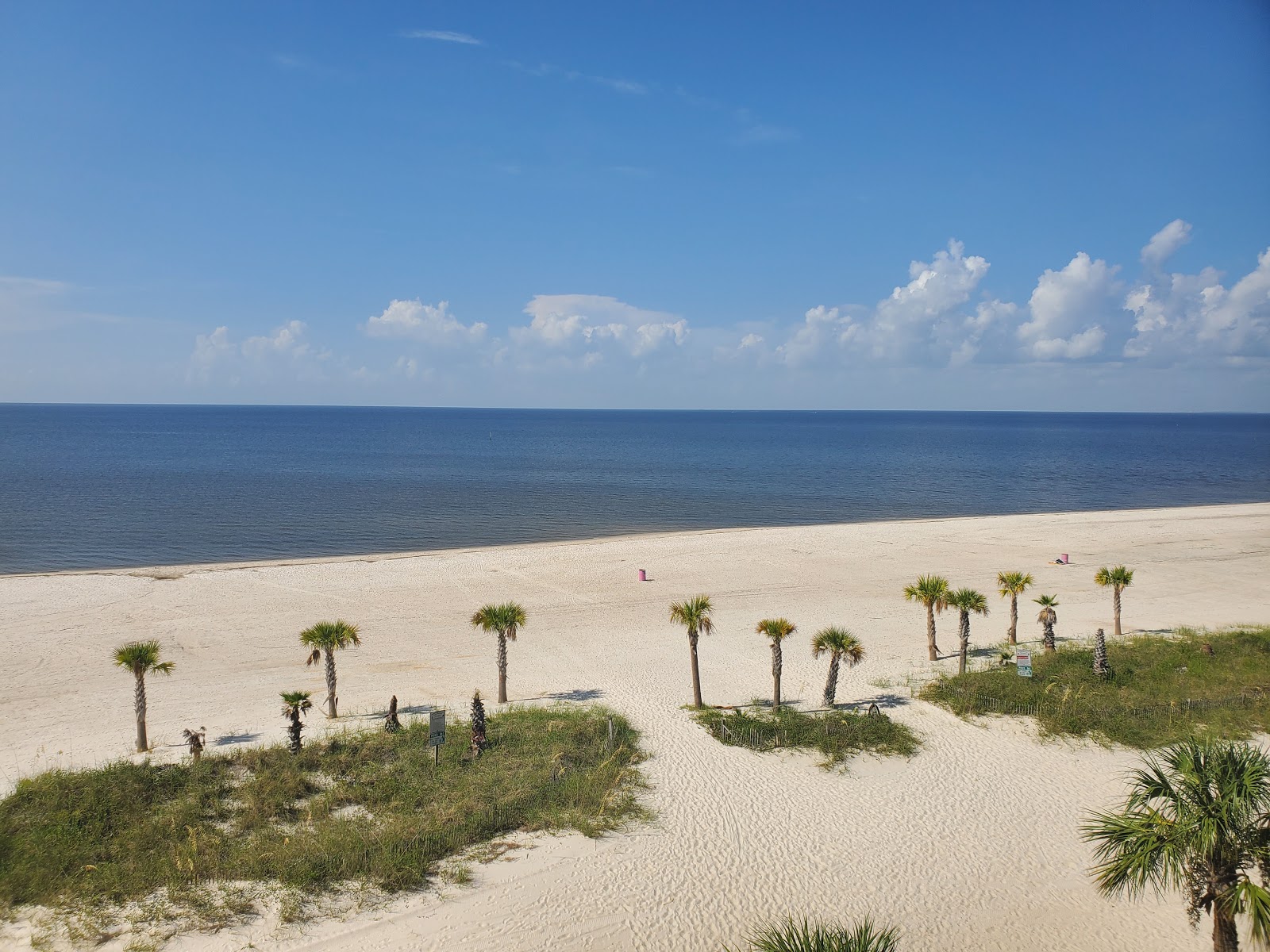 Photo of Henderson Point beach with white fine sand surface