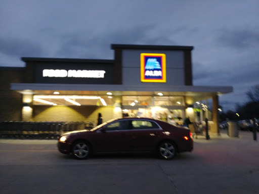 Supermarket «ALDI», reviews and photos, 1700 Pipestone Rd, Benton Harbor, MI 49022, USA