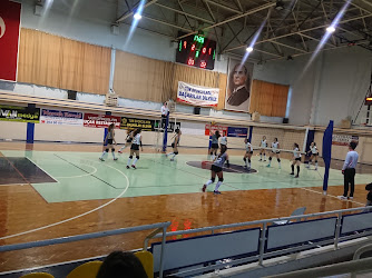 İsmet İnönü Kapalı Spor Salonu