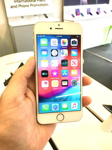 Cell Phone Store «Tracfone Wireless Exclusive Store (Cellphone Repair- iPhone Repair- Screen Repair)», reviews and photos, 10812 SE Oak St b, Portland, OR 97222, USA