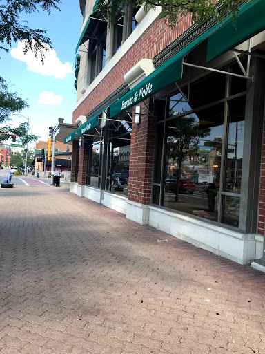 Book Store «Barnes & Noble», reviews and photos, 47 E Chicago Ave, Naperville, IL 60540, USA