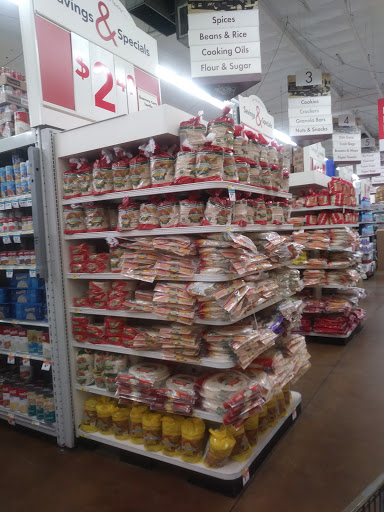 Grocery Store «Smart & Final Extra!», reviews and photos, 250 E 10th St, Gilroy, CA 95020, USA