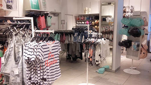 Clothing Store «H&M», reviews and photos, 2 S 69th St, Upper Darby, PA 19082, USA