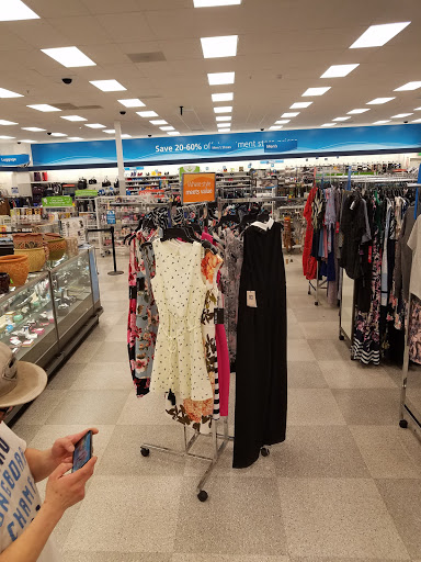 Clothing Store «Ross Dress for Less», reviews and photos, 4027 Commonwealth Ave, Eau Claire, WI 54701, USA