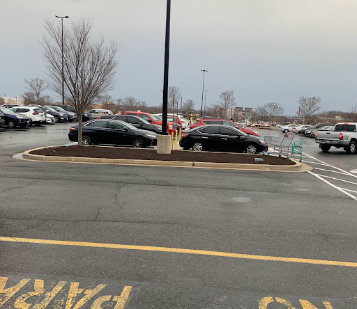 Department Store «T.J. Maxx», reviews and photos, 1751 Ritchie Station Ct, Capitol Heights, MD 20743, USA