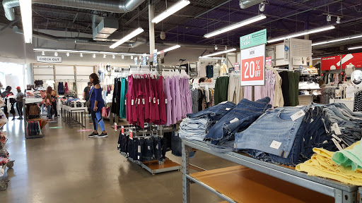 Outlet Mall «Tanger Outlet Westbrook», reviews and photos, 314 Flat Rock Pl, Westbrook, CT 06498, USA