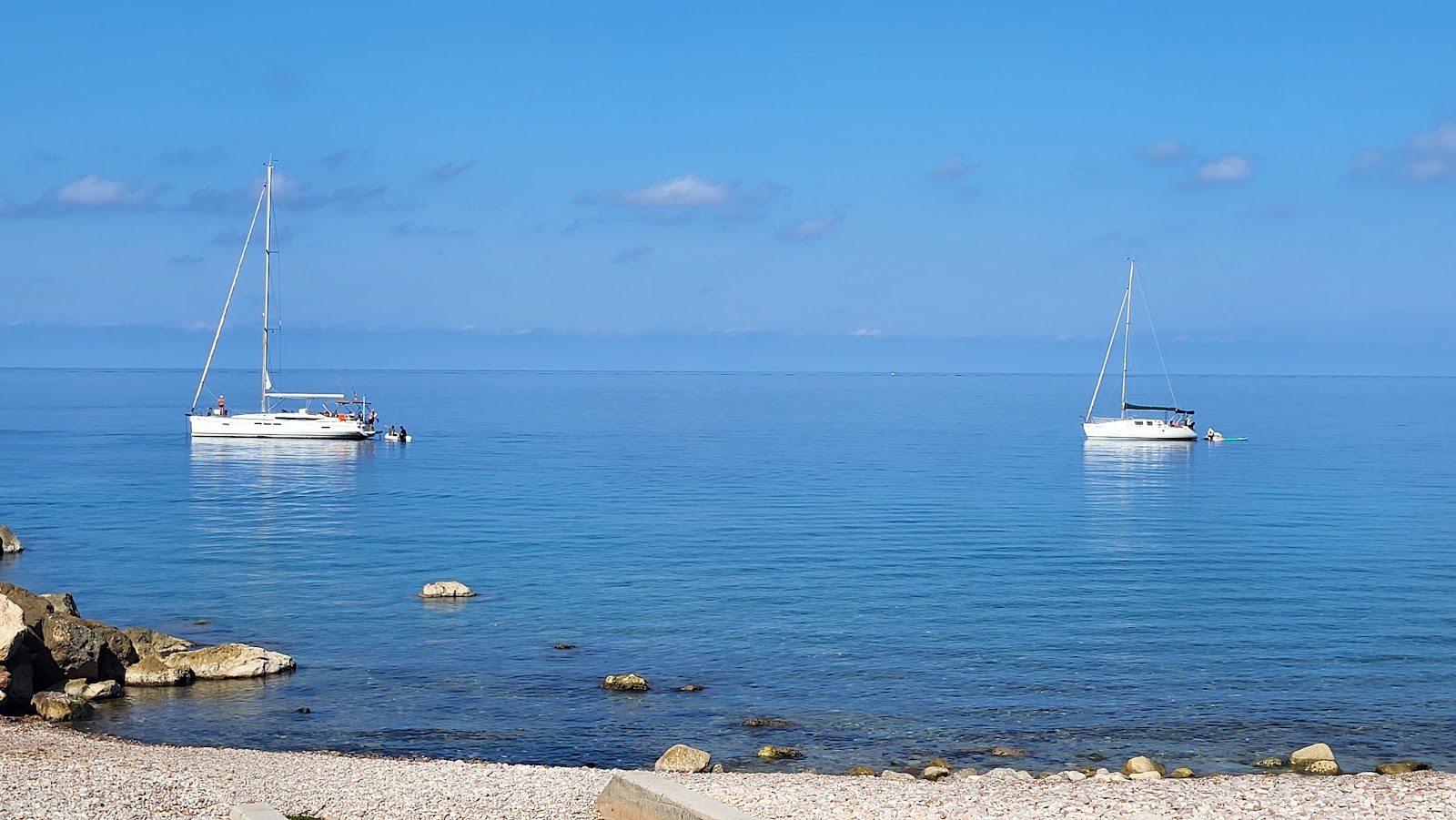 Foto de Port de Valldemossa Beach y el asentamiento