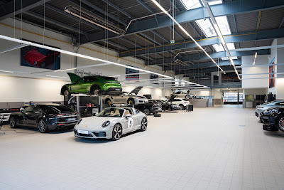 Centre Porsche Paris Ouest à Poissy