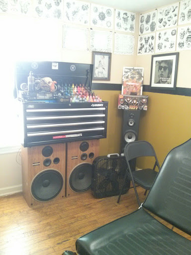 Tattoo Shop «Righteous Tattoo», reviews and photos, 2371 Manchester Rd, Akron, OH 44314, USA