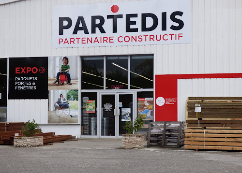Magasin de materiaux de construction PARTEDIS Bois Matériaux | Expo Parquets, Portes & Fenêtres - St Paterne St Paterne - Le Chevain