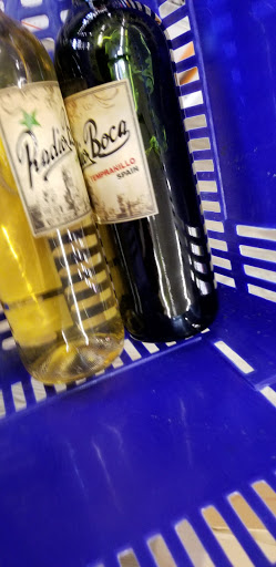 Liquor Store «Cellar Wine & Spirits», reviews and photos, 555 W Main St, Norman, OK 73069, USA