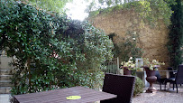 Atmosphère du Restaurant Le Comptoir du Calendal - Garden Café à Arles - n°3