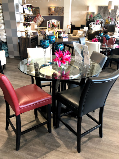 Dining chairs in Los Angeles