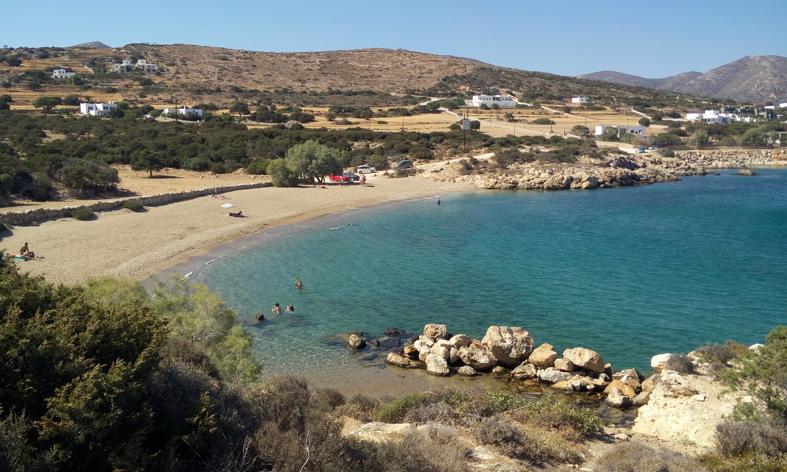 Tripiti beach'in fotoğrafı hafif ince çakıl taş yüzey ile