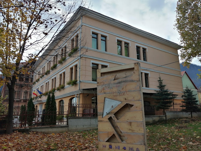 Opinii despre Școala Gimnazială Nr. 6 "Iacob Mureșianu" în <nil> - Școală