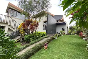 Luxurious Modern Villa at Vimala Hills, Gadog image