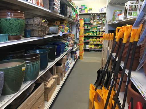 Pet Supply Store «Essex County Co-Op», reviews and photos, 146 S Main St, Topsfield, MA 01983, USA