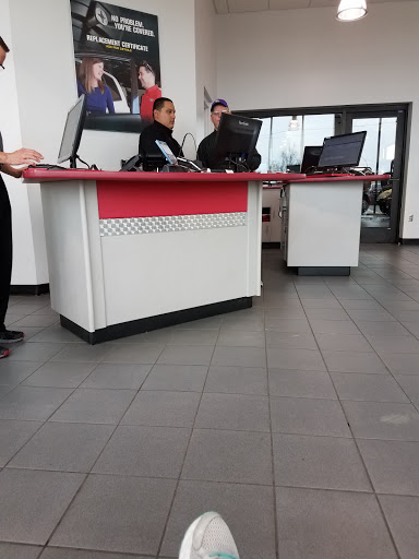 Tire Shop «Discount Tire Store - Roanoke, TX», reviews and photos, 1330 US-377, Roanoke, TX 76262, USA