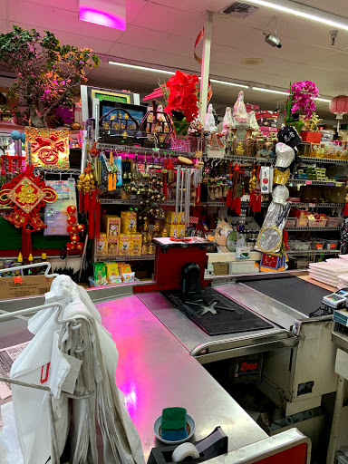 Asian Grocery Store «Lucky Oriental Mart», reviews and photos, 8356 sw 40 st D-I, Miami, FL 33155, USA