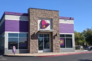 Taco Bell image