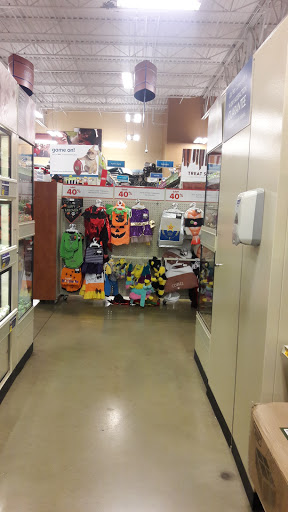 Pet Supply Store «PetSmart», reviews and photos, 2525 W Wheatland Rd, Dallas, TX 75237, USA