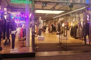 Bershka image