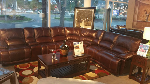 Furniture Store «Rooms To Go Furniture Store - Daytona Beach», reviews and photos, 2375 W International Speedway Blvd, Daytona Beach, FL 32114, USA