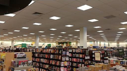 Book Store «Barnes & Noble», reviews and photos, 25 Hazard Ave # 4, Enfield, CT 06082, USA