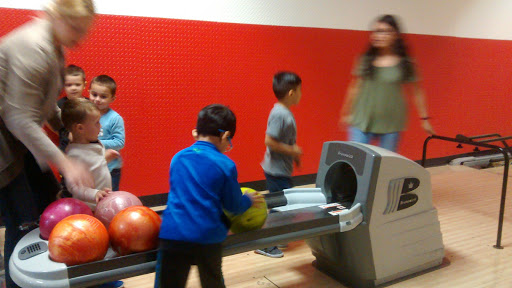 Bowling Alley «Brunswick Zone Niles Lanes», reviews and photos, 7333 N Milwaukee Ave, Niles, IL 60714, USA