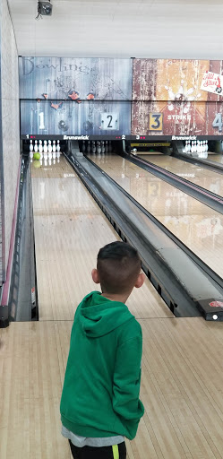 Bowling Alley «Air Lanes Bowling Center», reviews and photos, 4200 Fleur Dr, Des Moines, IA 50321, USA