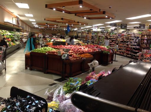 Shopping Mall «Harbour Pointe Shopping Center», reviews and photos, 11706 Mukilteo Speedway, Mukilteo, WA 98275, USA