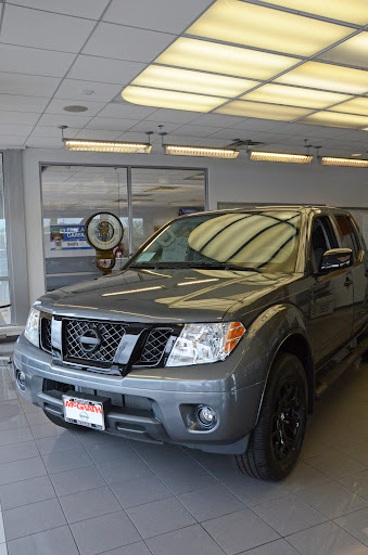 Used Car Dealer «McGrath Nissan», reviews and photos, 945 E Chicago St, Elgin, IL 60120, USA