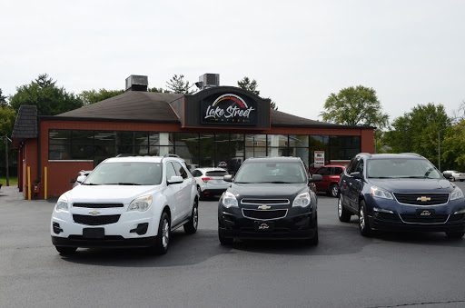 Car Dealer «Auto Villa», reviews and photos, 302 S Lake St, Grayslake, IL 60030, USA