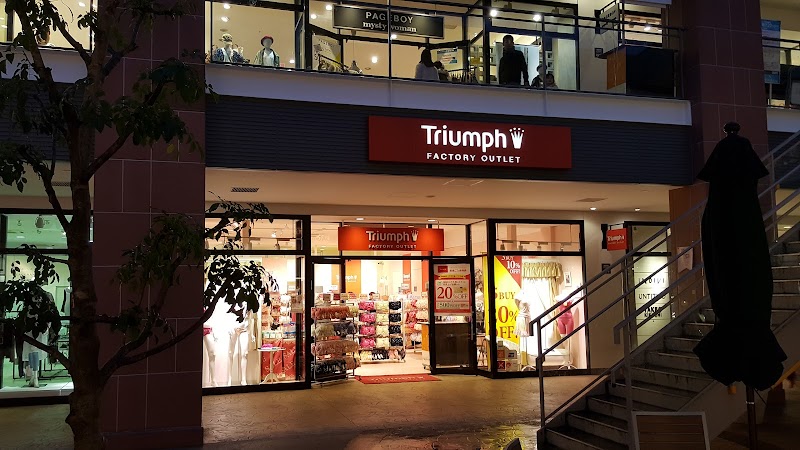 TRIUMPH FACTORY OUTLET 三井アウトレットパーク入間店