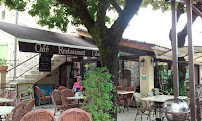 Atmosphère du Restaurant français Restaurant Les Tilleuls à Lagorce - n°13