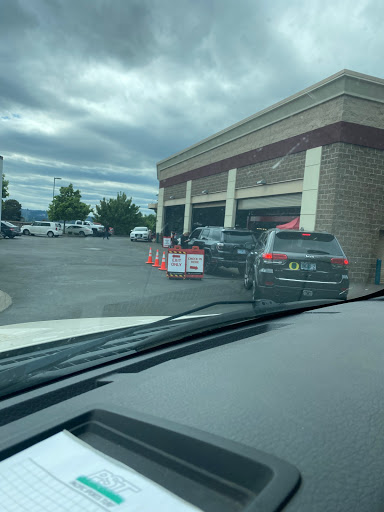 Tire Shop «Discount Tire Store - Tigard, OR», reviews and photos, 11462 SW Pacific Hwy, Tigard, OR 97223, USA